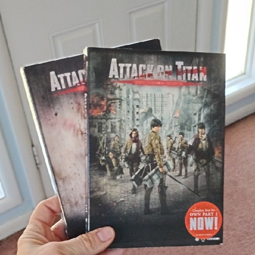 Attack on Titan Manga Set And Hat 🥳🥳🥳